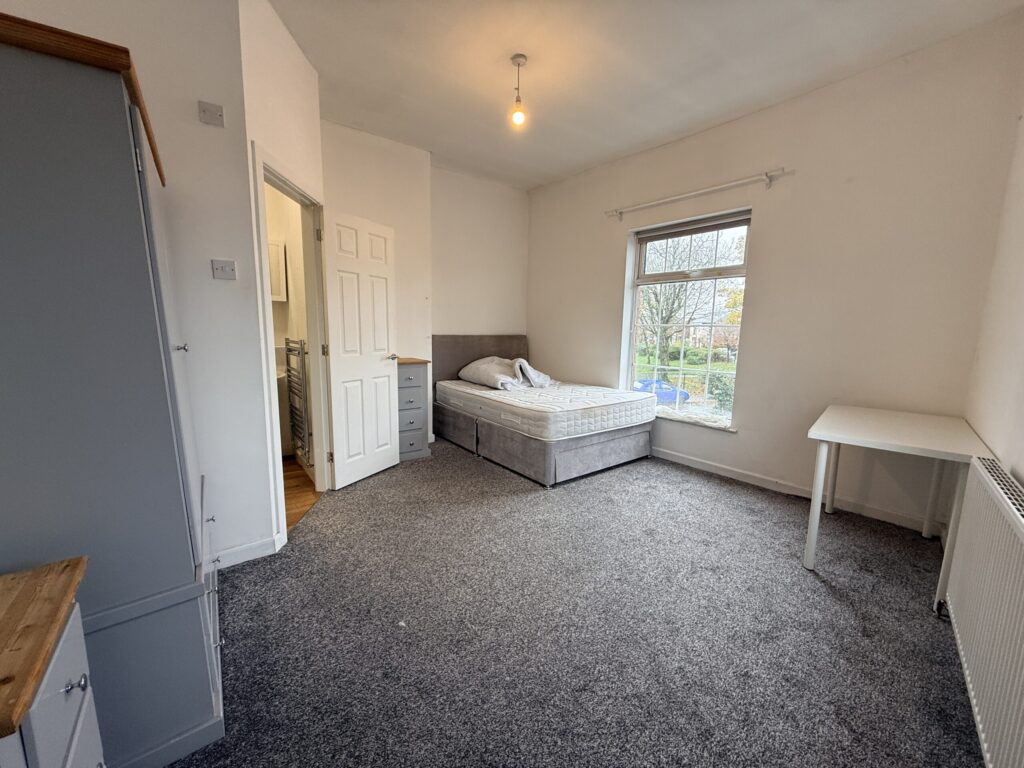 rooms to rent in bolton