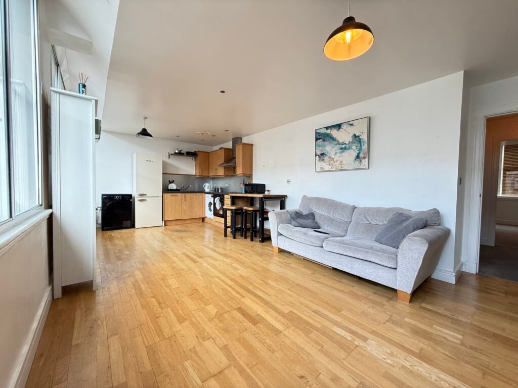 dale street flat to let