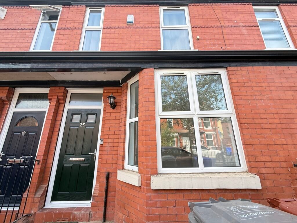 house to rent moss side