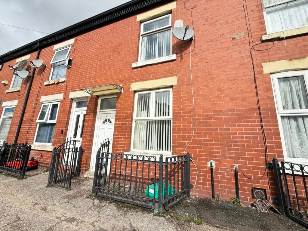 property to rent in longsight